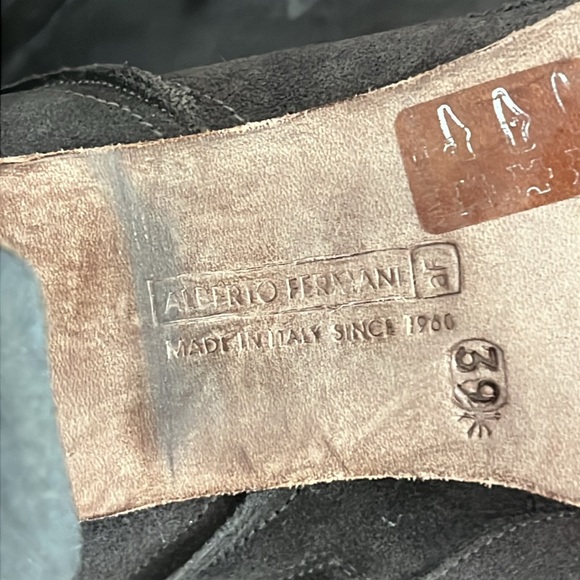 Alberto Fermani Gray‎ Suede Knee-High Boots / SZ 39 or 8.5-9 - Picture 12 of 13